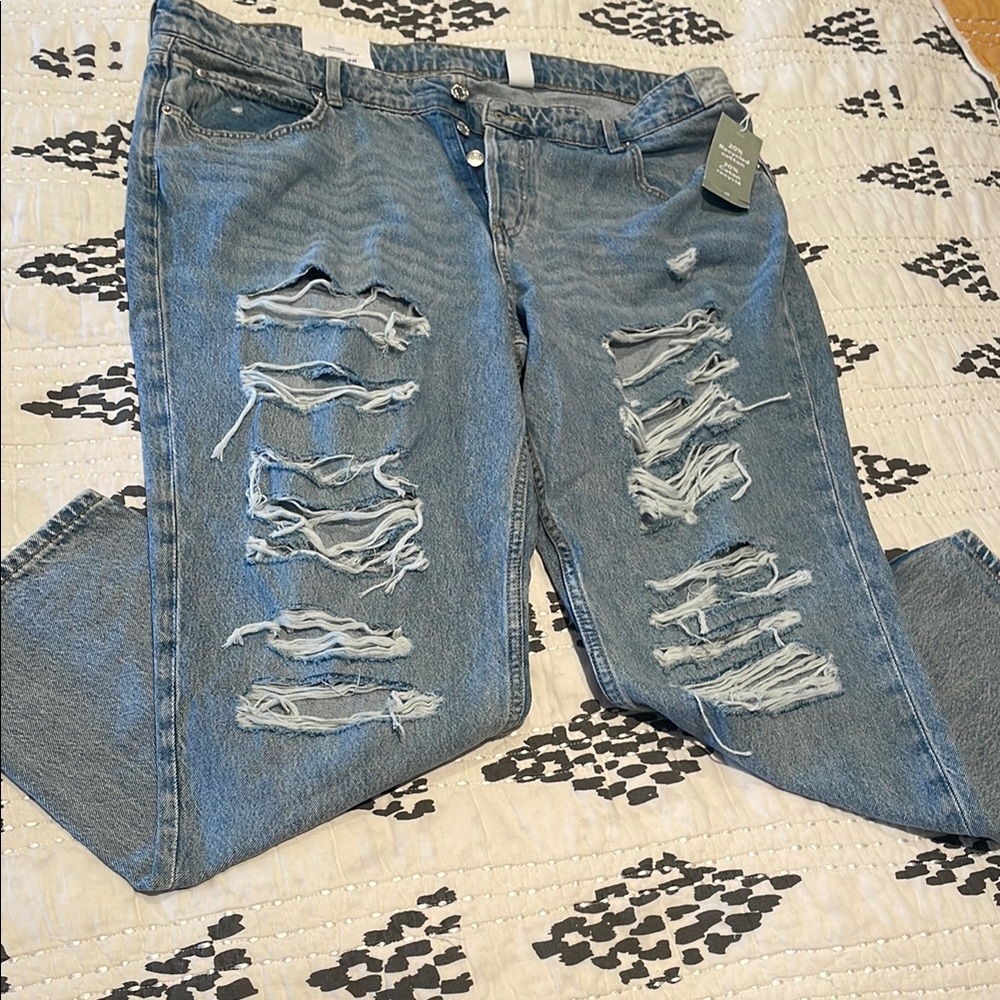 NWT Distressed Boyfriend Jeans with Textured Rips